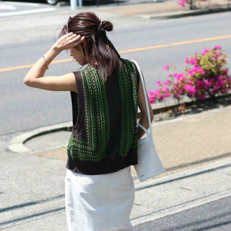 CHIGNON 中綿ベスト 楽天市場】CHIGNON（シニヨン） スタンドカラー パフィーベスト