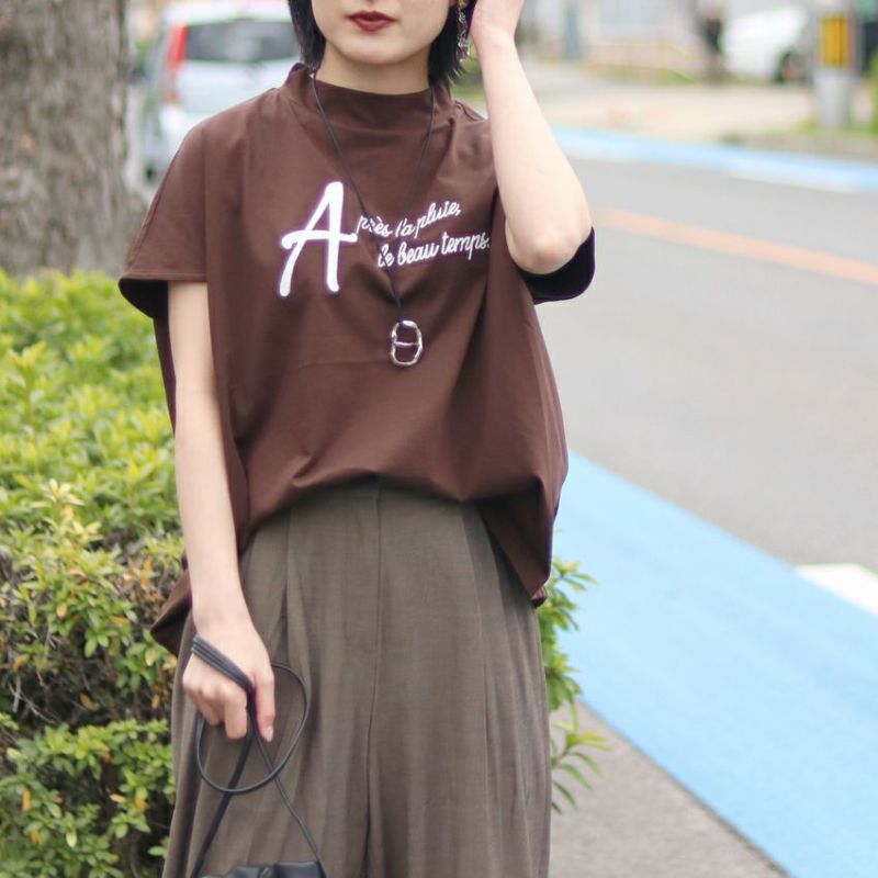 MARIED'OR/マリードール フロントロゴ刺繍ハイネックTシャツ